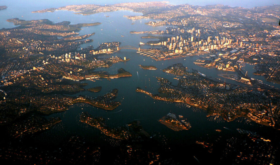 1200px-Sydney(from_air)_V2